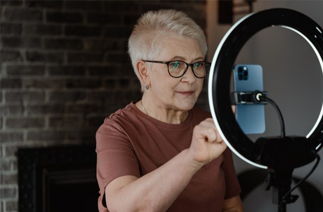 Tech Innovations for Aging Gracefully: 8 Smart Gadgets Seniors Need